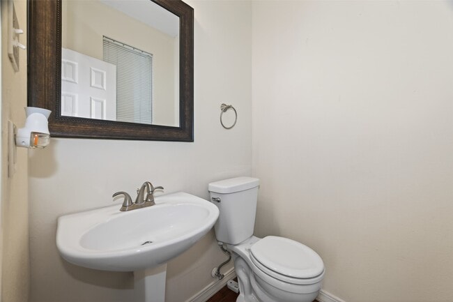 Building Photo - 12912 Kingsbridge Ln