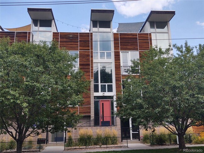 Primary Photo - 441 24th St