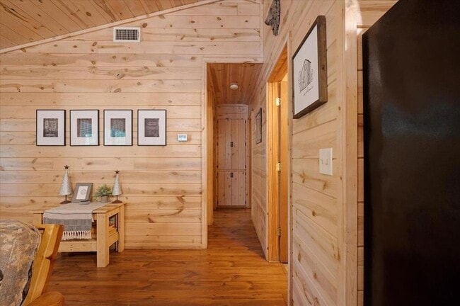 Building Photo - 206 Orca Rd