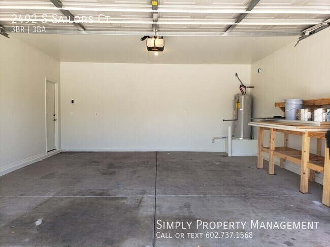 Building Photo - 2492 S Sailors Ct