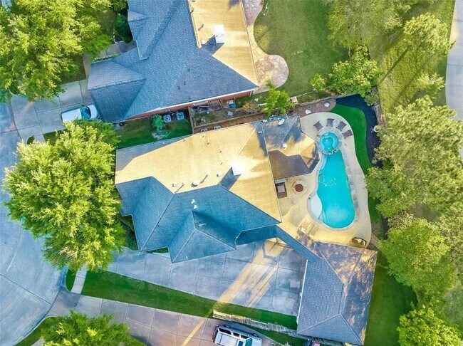 Building Photo - 26302 Suffield Glen Ln