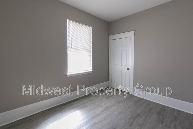 Building Photo - 510 W Cherry St