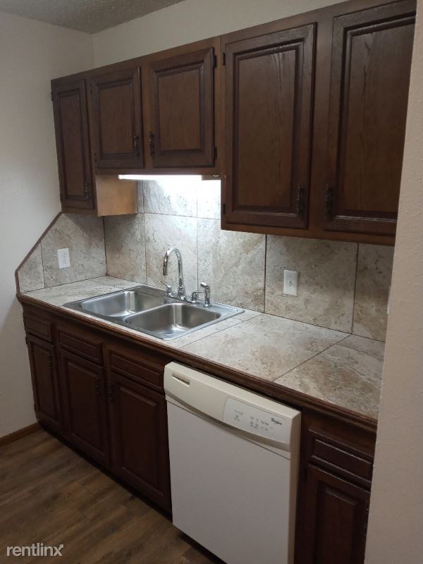 Building Photo - 6040 Bedford Dr
