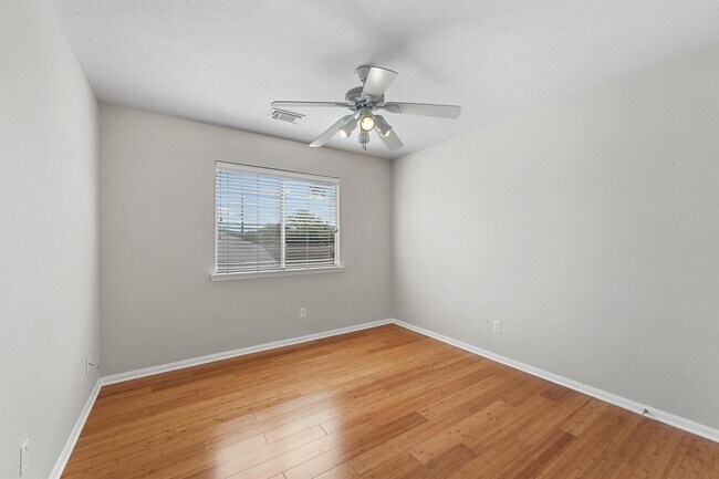Building Photo - 17206 Stonebridge Trail