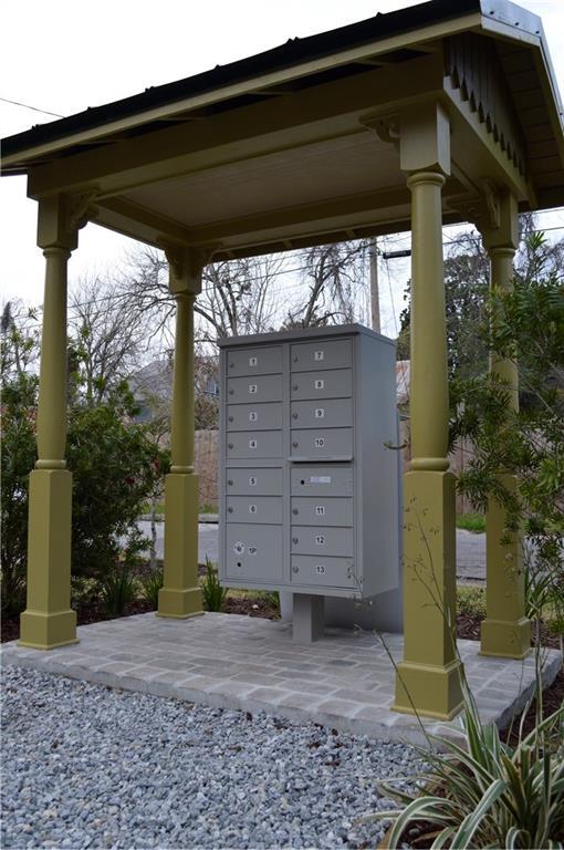 Building Photo - 802 Howe St