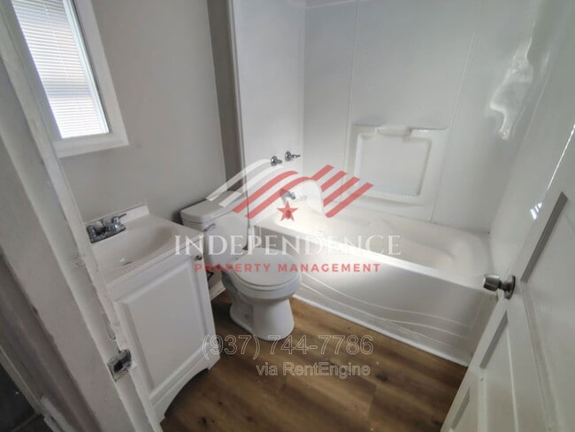 Building Photo - 515 Crawford St