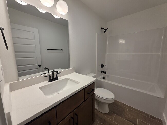 Building Photo - 8760 Sunspire Ln