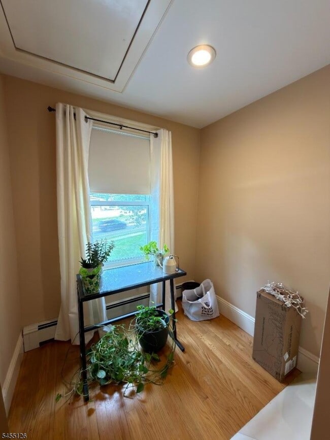 Building Photo - 224 Pompton Ave