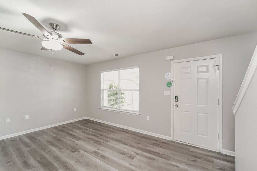 Building Photo - 5122 Grays Ridge Dr