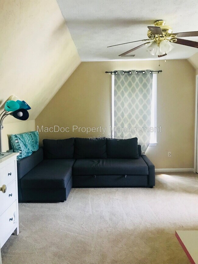 Building Photo - 6804 Saxony Cir