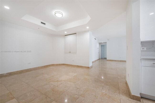 Building Photo - 801 Brickell Key Blvd