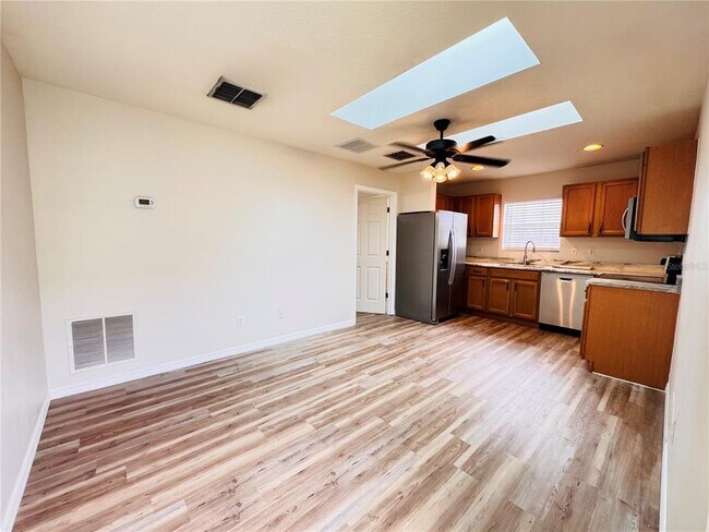 Building Photo - 14408 Clarkson Dr