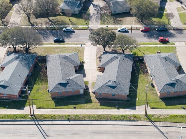 Building Photo - 335 Fouts Ave