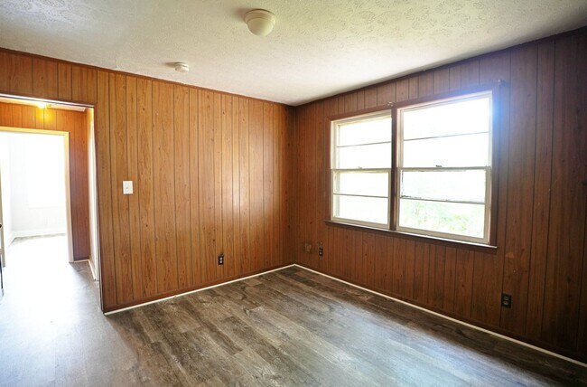 Building Photo - 330 W 41st St