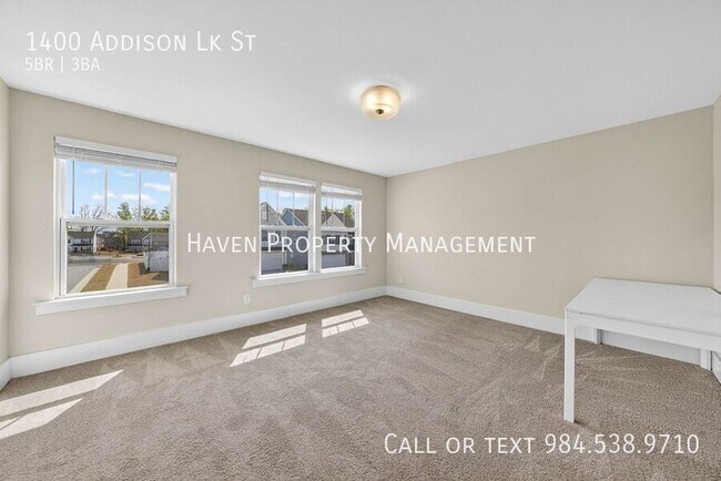 Building Photo - 1400 Addison Lk St