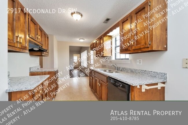 Building Photo - 2917 McDonald Dr SW