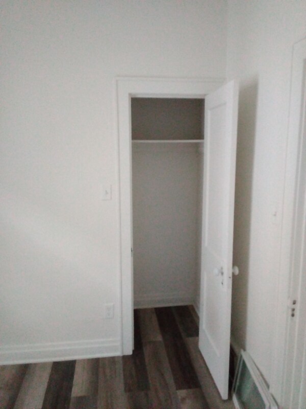 Building Photo - 4012 Deodar St