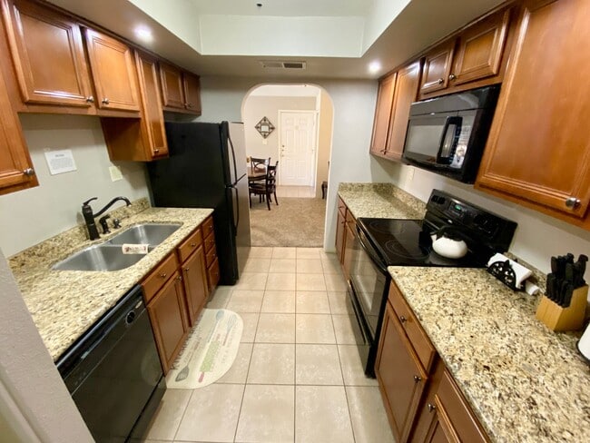 Building Photo - Furnished Scottsdale One Bedroom Condo For Long or Short Term (Min 3 Months)