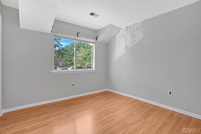 Building Photo - 1090 Schmidt Ln