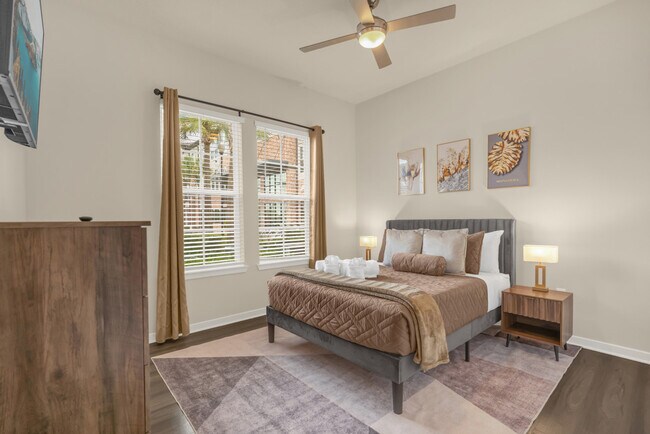 Building Photo - 1223 E Plant St