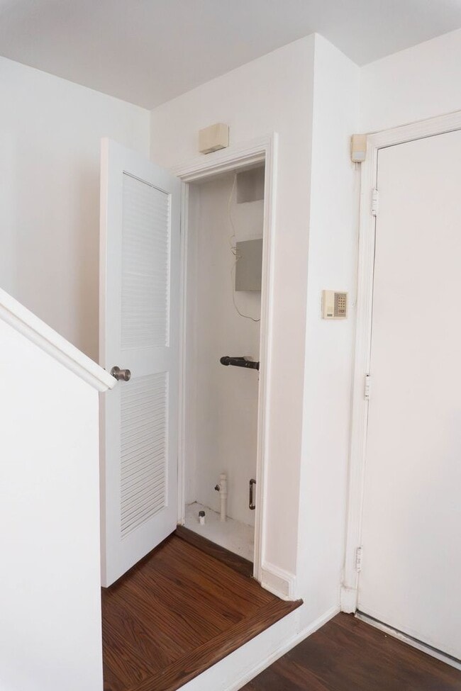 Building Photo - Charming 2BR Home in Lily Ponds NE DC – Ac...