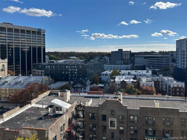 Building Photo - 10 City Pl