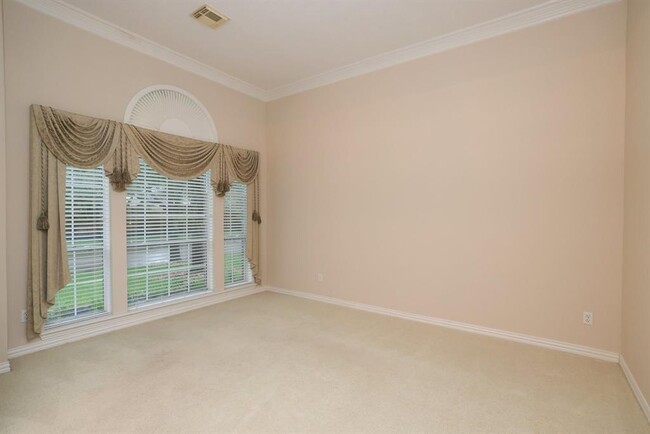 Building Photo - 17222 Leeside Dr