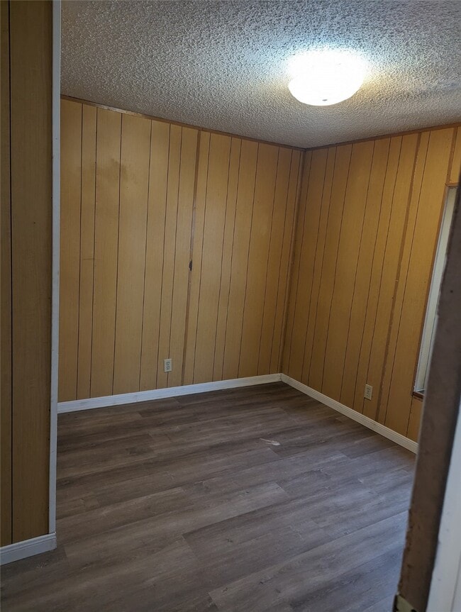 Building Photo - 10014 Cedar Landing Dr