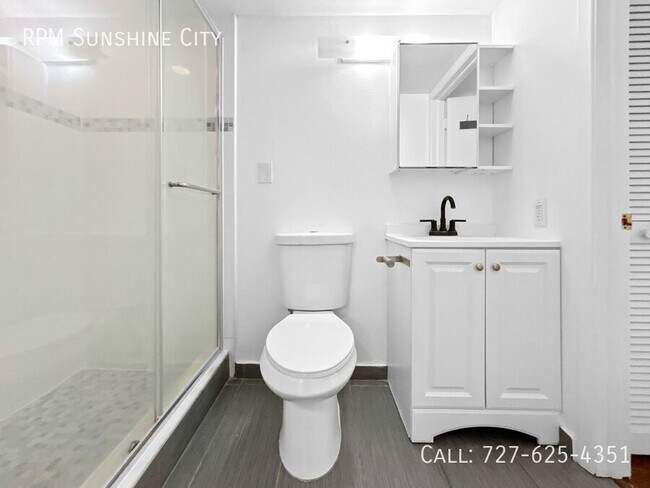 Building Photo - 2333 Feather Sound Dr