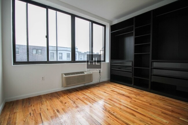 Primary Photo - MELROSE STREET / 3-Bed 1.5-bath Bushwick P...