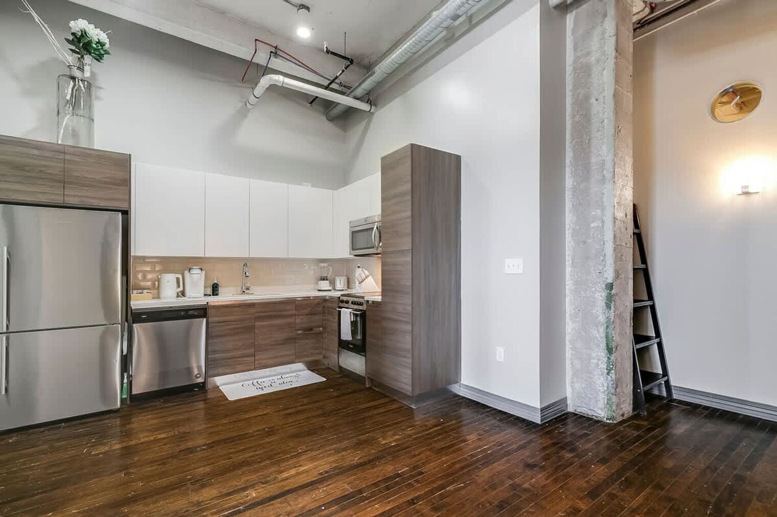 Building Photo - 500 S Ervay St