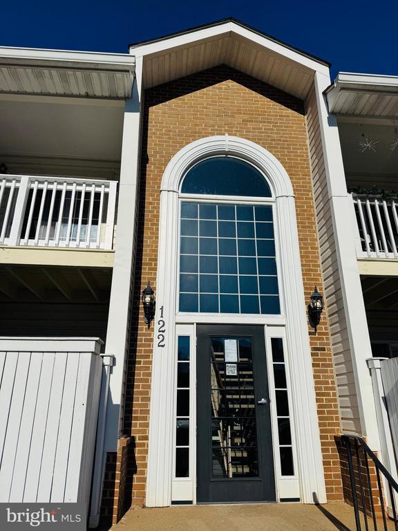 Building Photo - 122 Westwick Ct