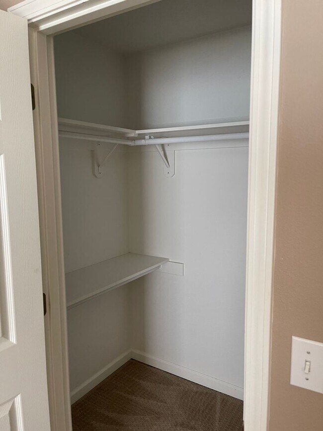 Building Photo - Charming Three Bedroom Pet Friendly Home in Lebanon Or!