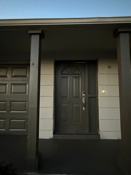 Building Photo - 6115 7th Ave