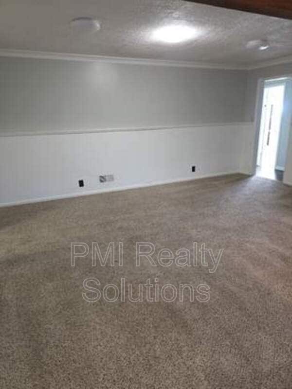Building Photo - 4506 E 38th Pl