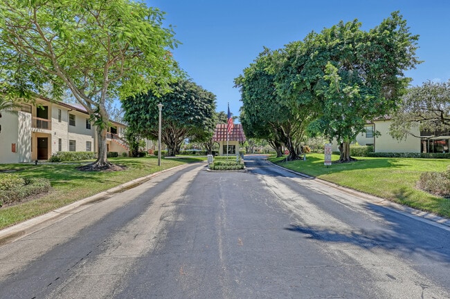 Building Photo - 21662 Arriba Real