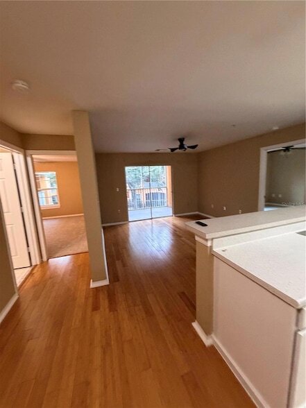 Building Photo - 5475 Vineland Rd