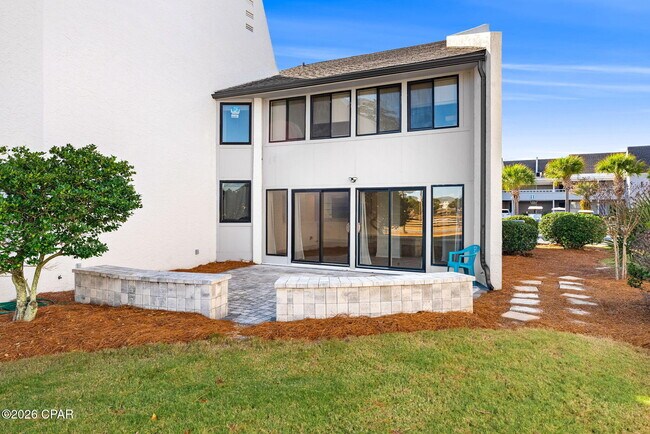 Building Photo - 4726 Bay Point Rd