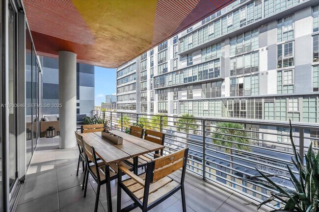 Building Photo - 250 NW 24th St