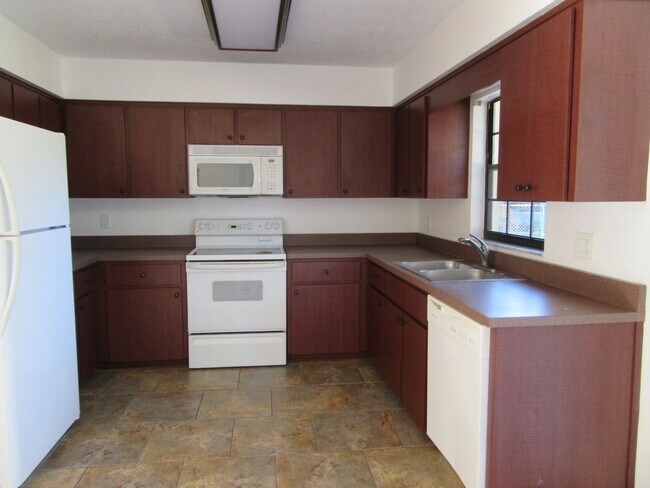 Building Photo - Charming 3/2 home in NE Ocala