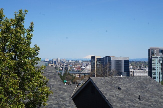 Building Photo - S. Corbett Beautiful two bedroom condo wit...