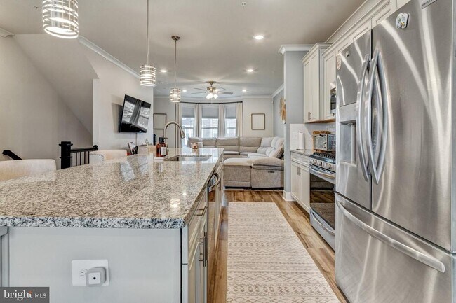 Building Photo - 11716 Emily Dickinson Pl