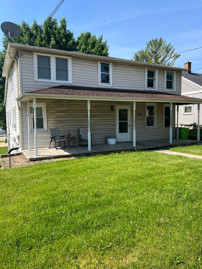 Building Photo - 703 Union St