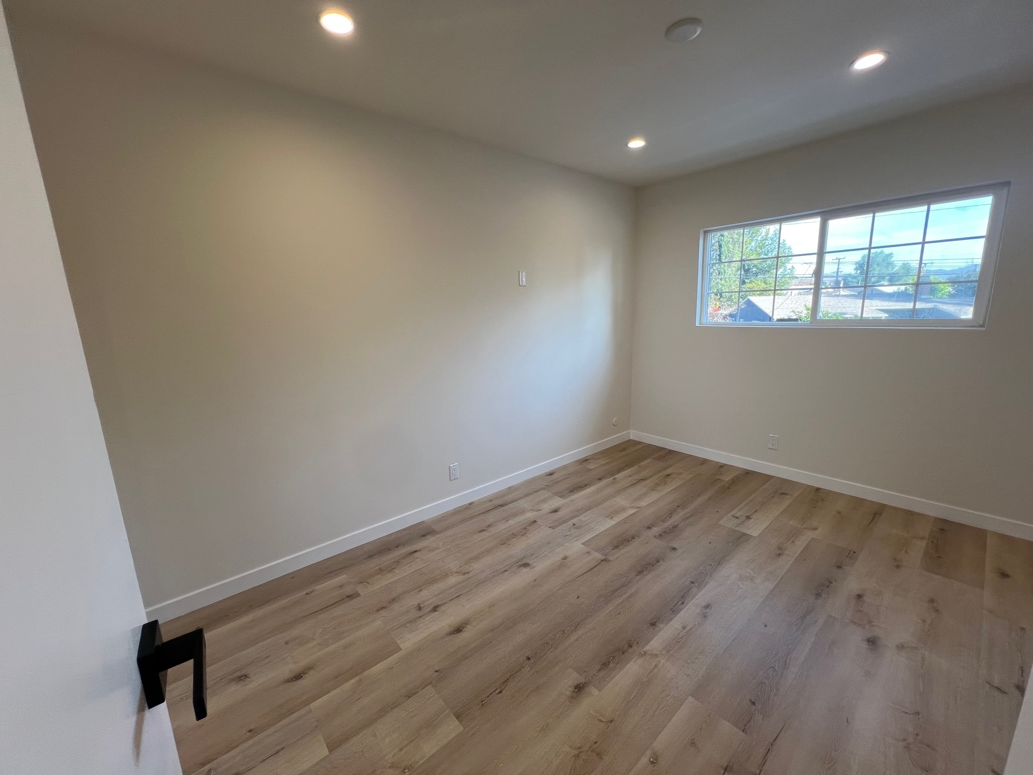 Building Photo - 2513 Hermosa Ave