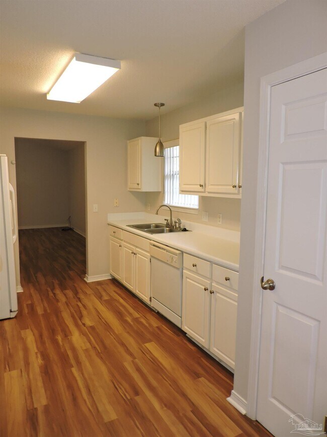 Building Photo - 1449 Greystone Dr
