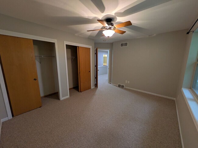 Building Photo - 3 bed / 3 bath House in Deforest!