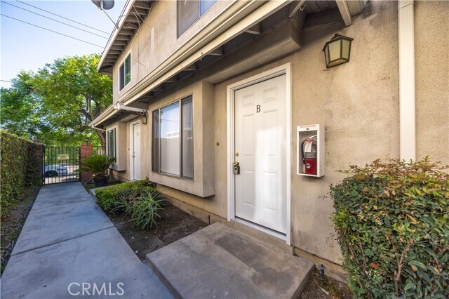 Building Photo - 9317 Ramona Blvd