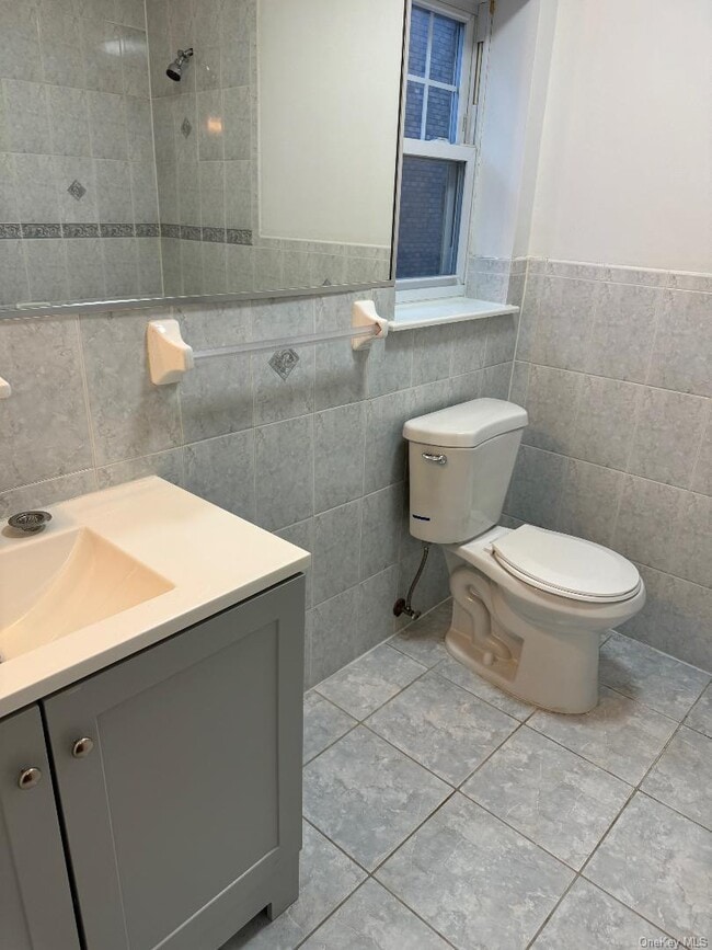 Building Photo - 442 Sapphire St