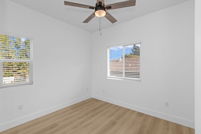 Building Photo - Fire pit!