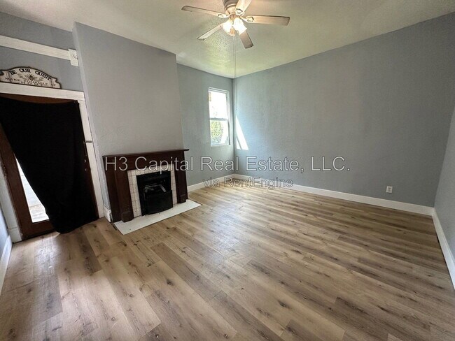 Building Photo - 821 Alby St